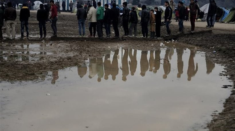 «Ασφυκτιούν» τα νησιά από τους μετανάστες: 1.600 σε δέκα μέρες!